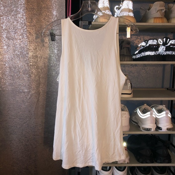 SOLD-TOP - Picture 2 of 2